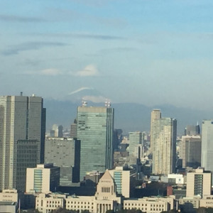 ブライズルームからの富士山|525105さんのサンス・エ・サヴール(ひらまつウエディング)の写真(730077)
