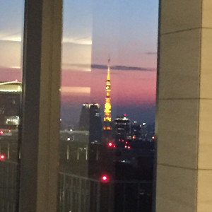 打ち合わせに行った時、挙式会場から見える東京タワーの夜景|525105さんのサンス・エ・サヴール(ひらまつウエディング)の写真(730089)