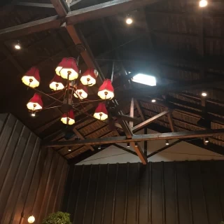 挙式会場の高い天井
