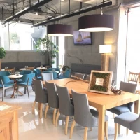 ゲスト控え室。この建物の奥にある建物で新郎新婦は支度する。