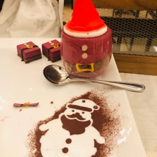 お皿にも遊び心が