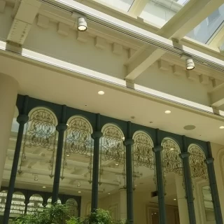 チャペルを出た広間