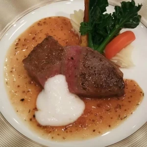 黒毛和牛のステーキ 和風ソース|525350さんのホテル・ザ・ウエストヒルズ・水戸(Hotel the West Hills mito)の写真(736534)