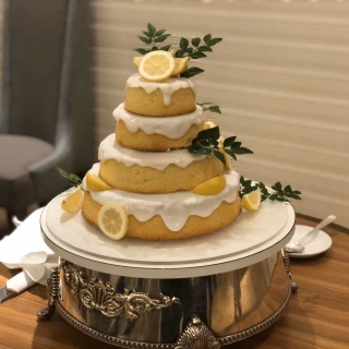 ウエディングケーキです。
サッパリしていて美味しかったです