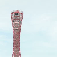 テラスの目の前に見える神戸タワー