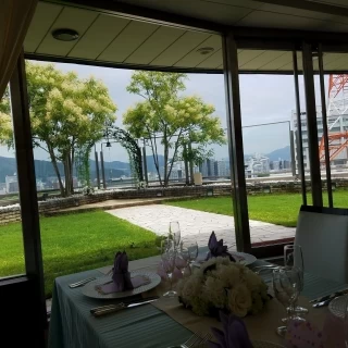 披露宴会場の外にガーデンが！