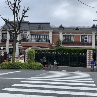 外観から大正ロマンな雰囲気でした。