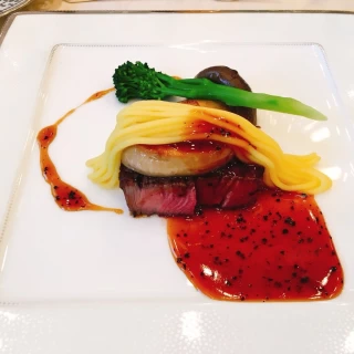 メインのお肉料理