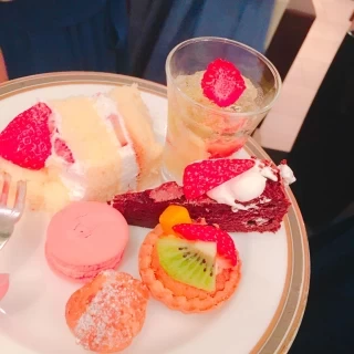 スイーツビュッフェ取りました