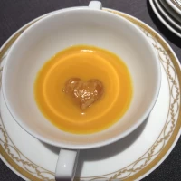 ハートが浮かぶスープ