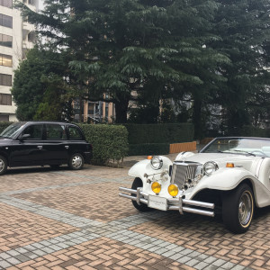 外でオープンカーでブーケトスができます|526057さんのホテルグランドヒル市ヶ谷の写真(736664)