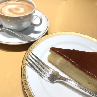 試食のチーズケーキ