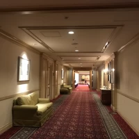 広々とした廊下