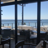 レストランからの海の眺め。