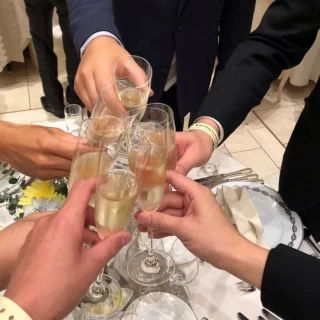 豊富な演出とアルコール