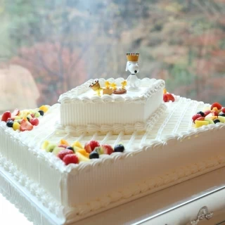 ケーキカット用のウェディングケーキ