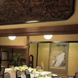 純和風のお座敷にテーブルです