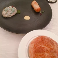 パイを崩さないといけないので食べにくかったです