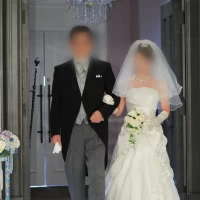新婦と新婦父の入場の瞬間です。