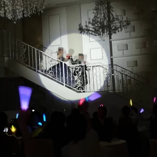 階段からお色直し再入場