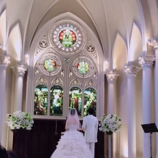 「憧れの結婚式」というイメージにぴったりなチャペル