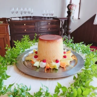 巨大プリンのケーキカット