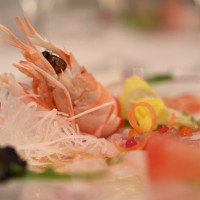 赤座海老と真鯛の薄造り華やかな野菜のマリアージュ