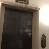 木造のエレベーター