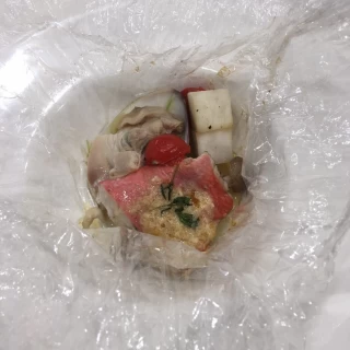 袋を自分で開けます