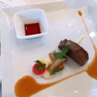 メイン