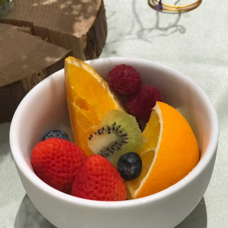 フルーツポンチをみんなに食べてもらいました
