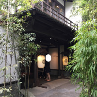 ヒガシヤマ入り口
ザ 日本な雰囲気にテンション上がります