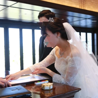 結婚証明証兼シーティングチャートへの押印