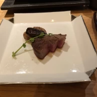 素材の味を楽しむ
ステーキが美味