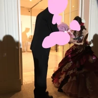 新郎から新婦へのサプライズで花束プレゼント