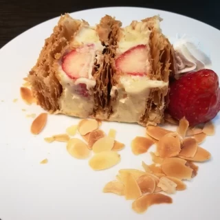 マキシム・ド・パリのミルフィーユはここでしか食べれない味