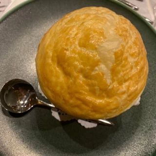 お魚料理のパイ包み