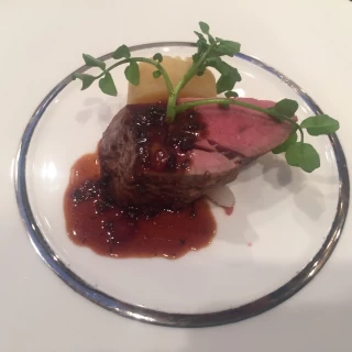 メイン肉料理