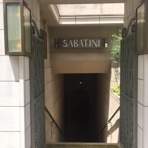 玄関入り口|528548さんのリストランテ・サバティーニ 青山の写真(838673)