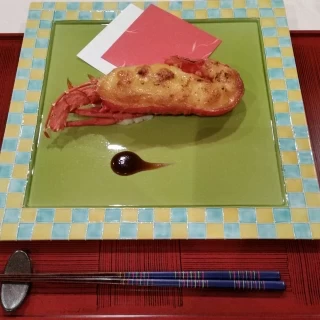 ハーフコースの試食です。器や盛り付けは実際のものと違います