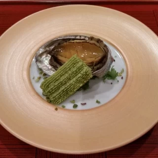 ハーフコースの試食です。器や盛り付けは実際のものと違います