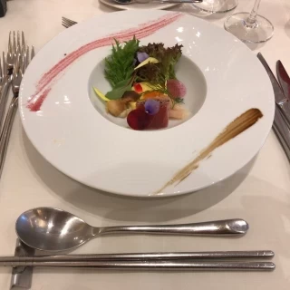 見た目も鮮やかなフレンチ。