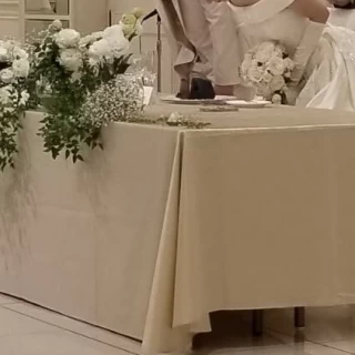 机を繋げてクロスをかけてもらった高砂。