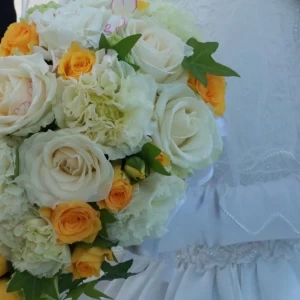 ブーケも黄色と取り入れ可愛く♡|528867さんのベルヴィ ヒルズマーキュリー（ウエディング取扱終了）の写真(753966)