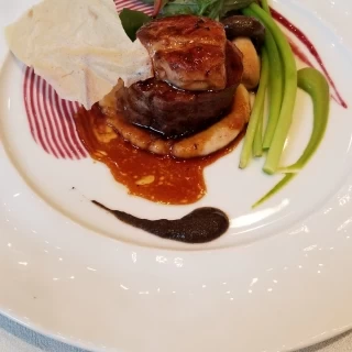 メインのお肉料理
こちらもランクアップ