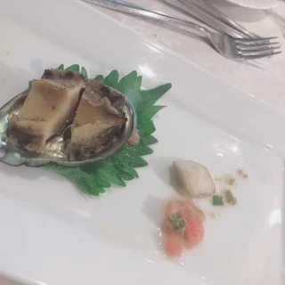 アワビのトマトソース