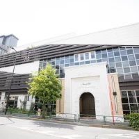 南青山にあるお洒落な外観です。
