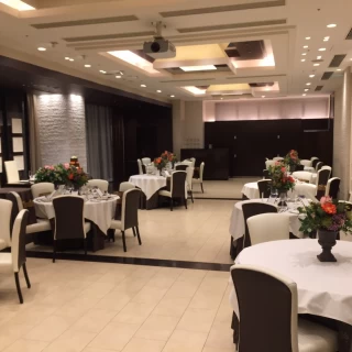 会場