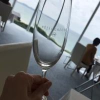 ガラスにはオテルグレージュと書かれています