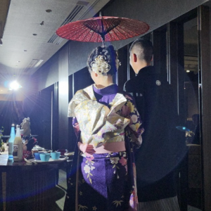 お色直しの再入場に唐傘と和装で。|529434さんの浅草ビューホテルの写真(1810976)